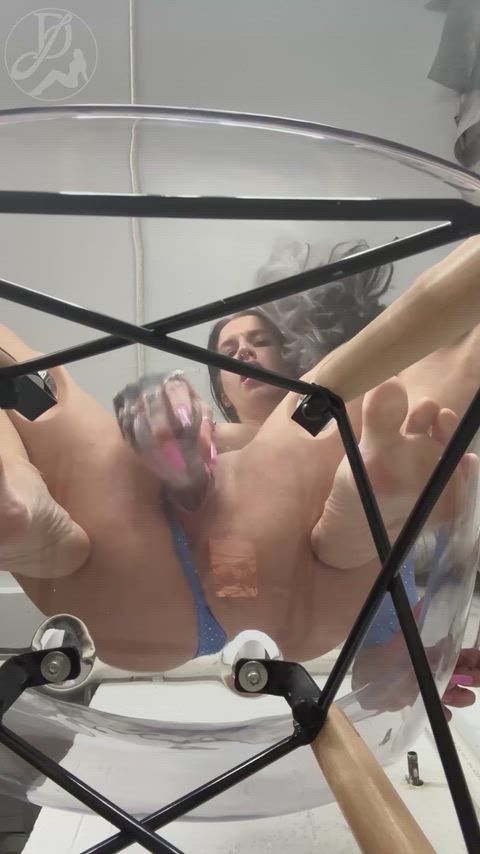 Solo squirt in the shower as she licks every drop